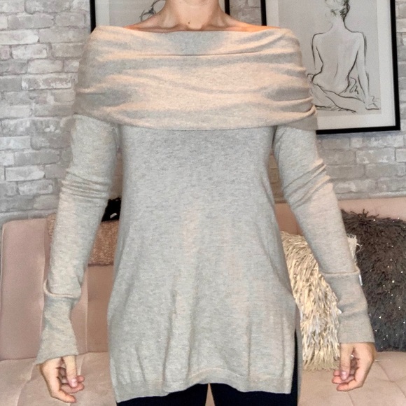 Off the shoulder sweater - Picture 1 of 1